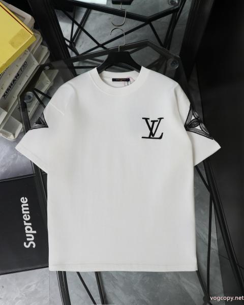 ブランド 品 コピーHOT新作登場 愛用ブランド 旬スタイルに早変わり!LOUIS VUITTON半袖Tシャツ 0 