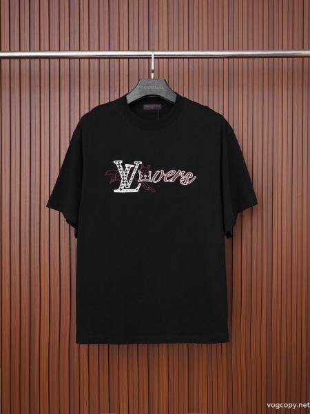 ブランド 偽物LOUIS VUITTON2026ss トレンド 心惹かれるスタイル 今、大人のお洒落に半袖Tシャツ 0