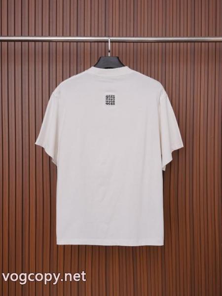 ブランド 偽物LOUIS VUITTON2026ss トレンド 心惹かれるスタイル 今、大人のお洒落に半袖Tシャツ 5