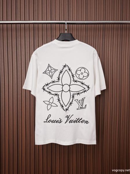 ブランド 偽物半袖Tシャツ多色使いが魅力の 上品上質 個性的なモデルLOUIS VUITTON 0