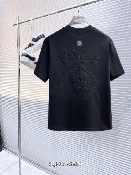 コピー ブランド 販売高級感UP 流行の最前線 高級感のあるデザインLOUIS VUITTON半袖Tシャツ 3