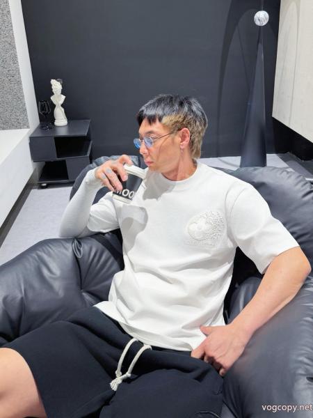 LOUIS VUITTON半袖Tシャツ偽物 通販 サイト大人のカジュアルスタイル 絶対的入手困難激レア 新商品 0 