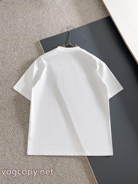 大人気ブランド 顧客優待セール ファッションな一品半袖TシャツLOUIS VUITTONブランド 通販店 1