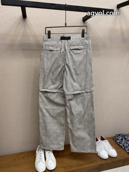 スラックス首胸ロゴ 限定 2026年大人気 立ち上げより入荷!コピー ブランド 通販 安心LOUIS VUITTON. 3