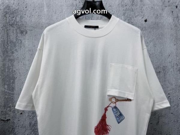 Tシャツルイ ヴィトンブランド 偽物 激安大人っぽいデザイン ムダな装飾を排したデザイン トレンド感溢れる. 5 