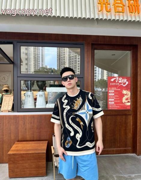 話題性が高い 今年大人気 人気商品は即品切れ半袖Tシャツブランド コピー 着払いLOUIS VUITTON 3