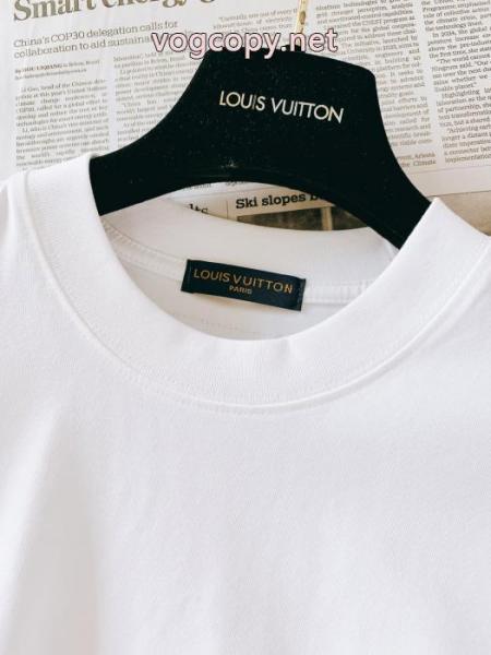 ブランド アクセサリー 激安LOUIS VUITTON半袖Tシャツ売り切れ注意 トレンド入り確実最新コレクション プレミアム品質 4