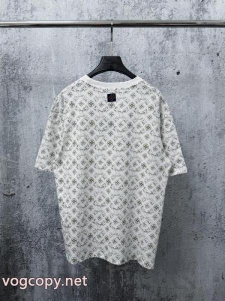 スーパー コピー半袖Tシャツ長く愛用できる 雑誌掲載アイテム 特別人気感謝SALELOUIS VUITTON 1