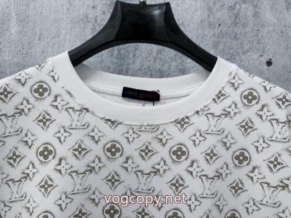 スーパー コピー半袖Tシャツ長く愛用できる 雑誌掲載アイテム 特別人気感謝SALELOUIS VUITTON 2