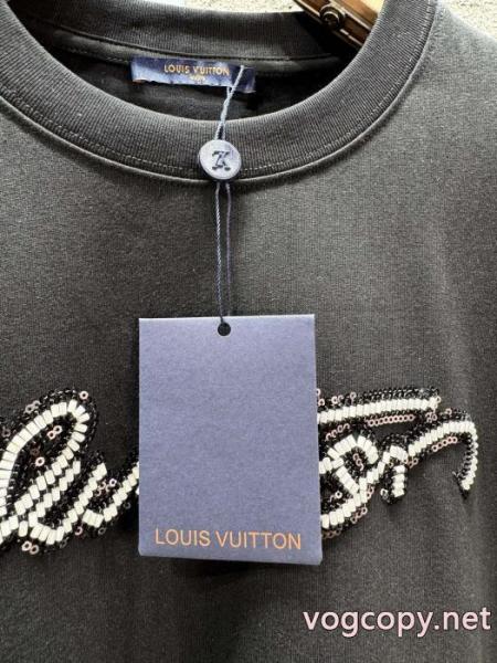 雑誌掲載 使い勝手のよさが魅力 上品オトナ感半袖Tシャツ通販 ブランドLOUIS VUITTON 1