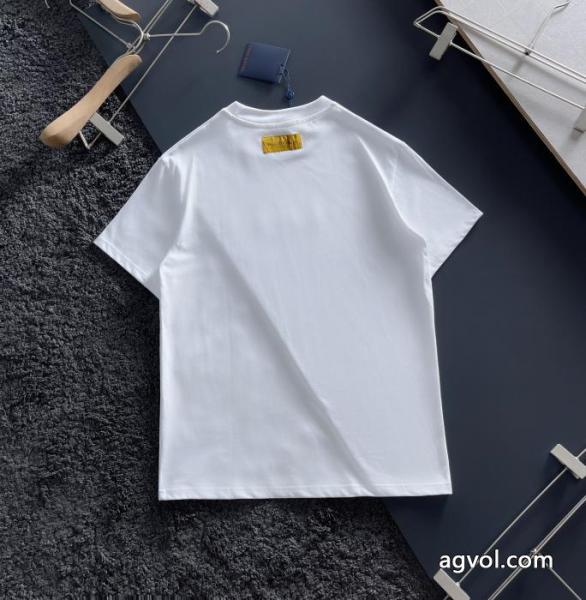 半袖Tシャツブランド コピー 通販LOUIS VUITTON大特価 新作限定 高級感ある 北欧ブランド 5