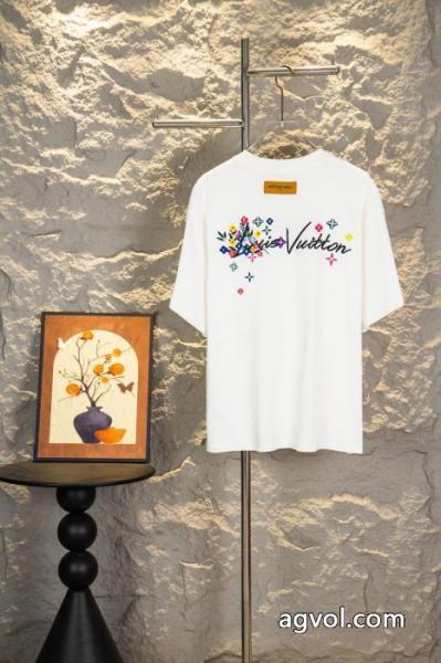 コピー 通販2026年人気商品 定番モデル 完売新作ルイ ヴィトン半袖Tシャツ 2