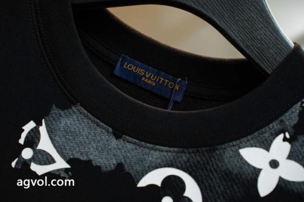 半袖TシャツLOUIS VUITTONブランド スーパー コピー 優良店定番人気のカラー 即完売 人気商品2026 5 