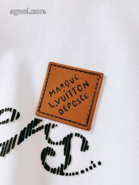 ルイ ヴィトン人気急上昇中 2026 今季超人気新作登場コピー 商品 販売半袖Tシャツ 2