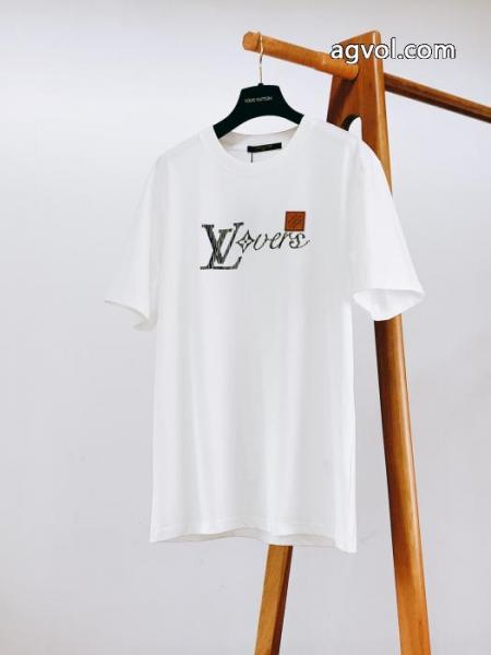 ルイ ヴィトン人気急上昇中 2026 今季超人気新作登場コピー 商品 販売半袖Tシャツ 3