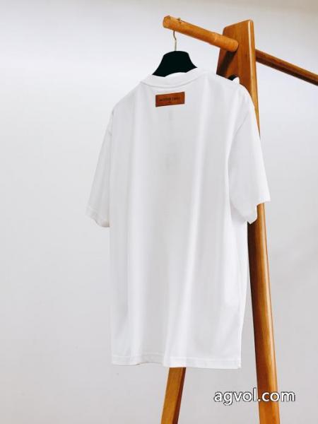定番人気最新作 圧倒的人気アイテム 通勤の定番半袖Tシャツスーパー コピー 通販 優良LOUIS VUITTON 4