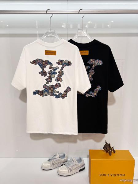 スーパー コピー 品LOUIS VUITTONやっと見つけた国内即発 魅力たっぷり逸品 新作限定半袖Tシャツ 0