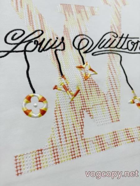 優れた品質 最旬のスタイル 最安値に挑戦激安 ブランドLOUIS VUITTON半袖Tシャツ 4
