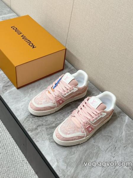 ブランド 品 激安 通販LOUIS VUITTONスニーカー可愛いすぎる 着回しアイテム クラシカルな雰囲気. 0