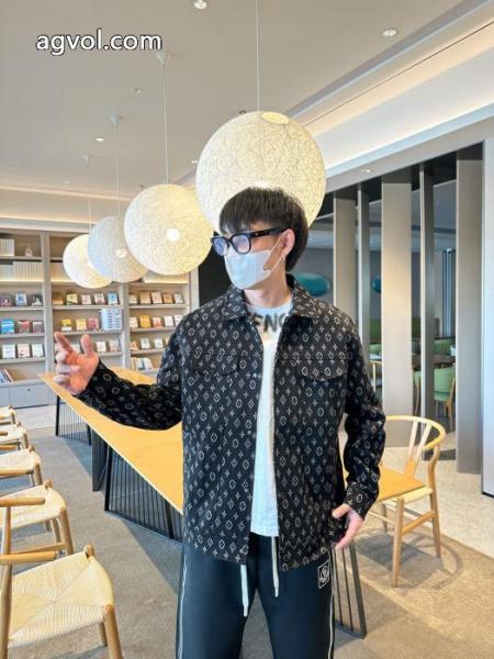 好感度が高いアイテム イベント2026新作 新品未使用LOUIS VUITTONコートブランド コピー 優良 3