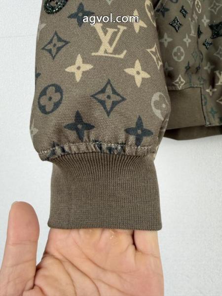 ブランド コピー 激安即発2026 欲しいぃ 売り切れ続出!激安限定 新しい品質保証ジャケットLOUIS VUITTON 4