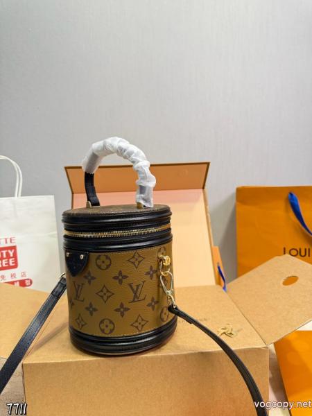 大人気国内発送 プチプラ大活躍アイテム 完売寸前バッグLOUIS VUITTONコピー 商品 通販 0