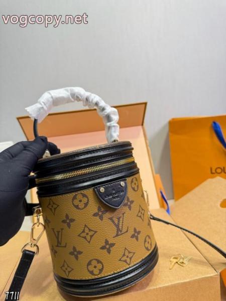 大人気国内発送 プチプラ大活躍アイテム 完売寸前バッグLOUIS VUITTONコピー 商品 通販 1