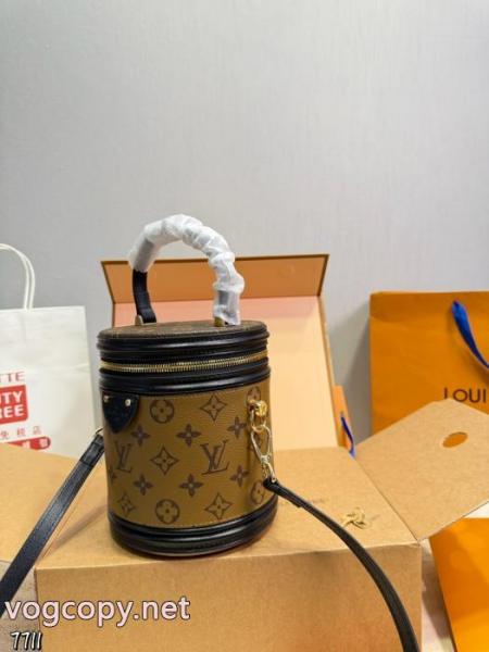 大人気国内発送 プチプラ大活躍アイテム 完売寸前バッグLOUIS VUITTONコピー 商品 通販 2