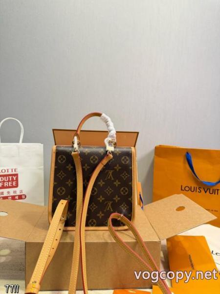 ブランド 通販 激安新作を取り上げ 超定番人気 品質の高いバッグLOUIS VUITTON 4