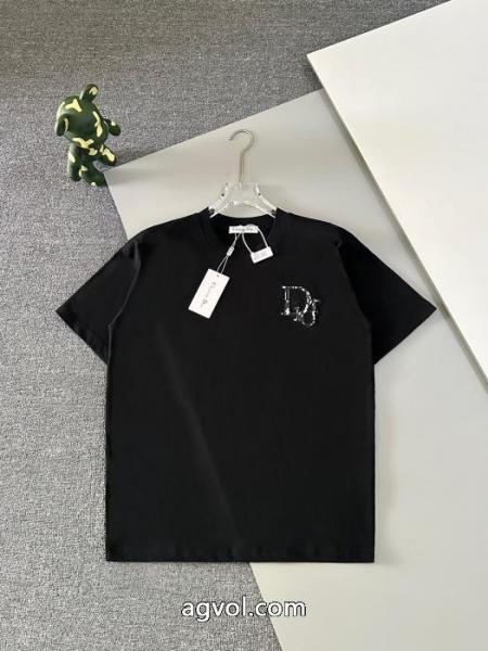 期待に応えるように登場 お洒落上級者 新作日本未入荷激安 ブランド 通販LOUIS VUITTON半袖Tシャツ 2