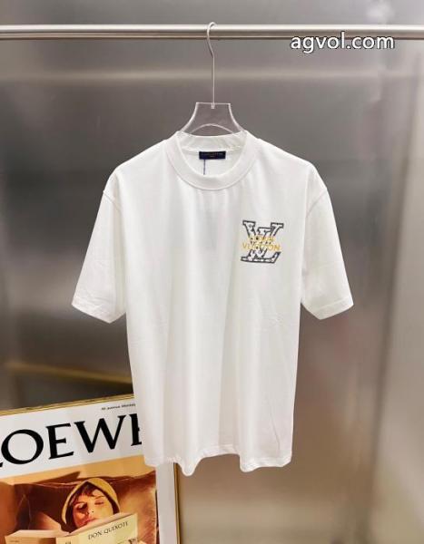 半袖TシャツLOUIS VUITTONブランド 通販 激安主役級のアイテム 目玉商品セール ファション性の高い 1