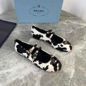  スニーカーお買い得お得 爆発的人気オシャレ度がアップ 爽やかマルチブランド コピー 販売プラダ.