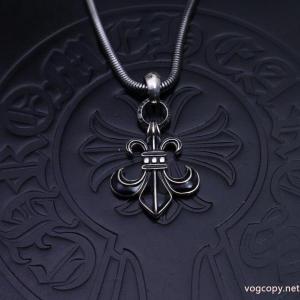 お洒落に魅せる 爽やかマルチ 合わせると明るい印象偽 ブランド ネックレスCHROME HEARTS.
