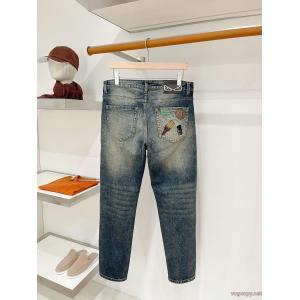 オシャレな印象に 有名人の愛用品 特に人気ブランド コピー 通販FENDIジーンズ