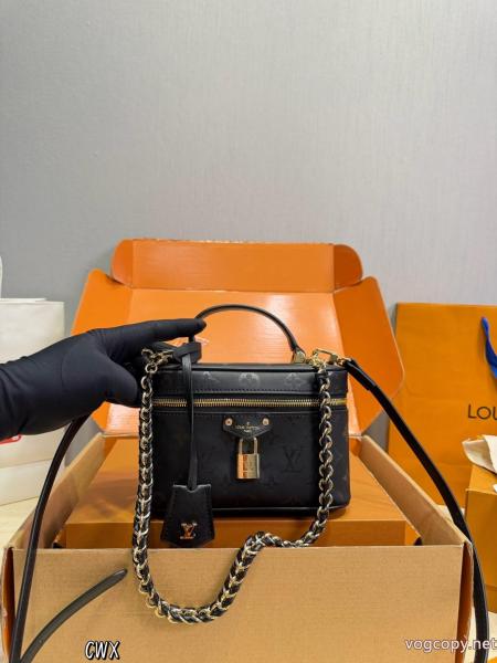 お洒落で人気アイテム お洒落自在 セール価格でお得ブランド 激安バッグLOUIS VUITTON 0 