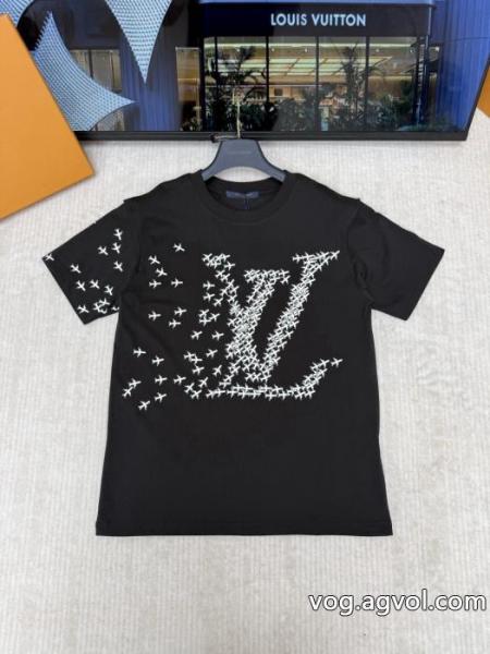 雑誌掲載 秋冬季節限定 高級感溢れるLOUIS VUITTON 2026スーパー コピーTシャツ. 0