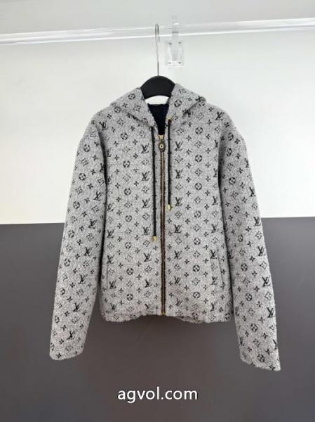 コピー 商品 通販コートHOTお買い得 お目立ち度の高い新品 耐久性のあるLOUIS VUITTON 3