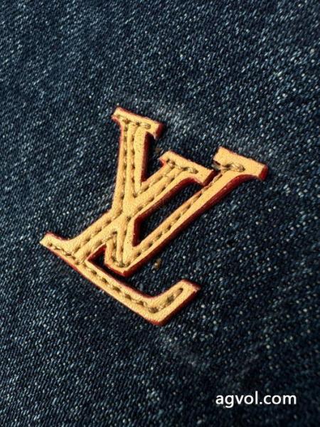 Newアイテム 斬新なデザイン 実用性は勿論LOUIS VUITTON偽 ブランド コート 4