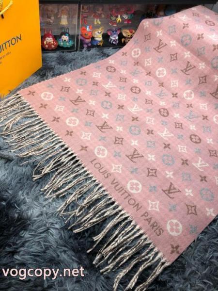 コピー 品 販売LOUIS VUITTONマフラー高級素材を採用 ゆったりシルエット 魅力の 4