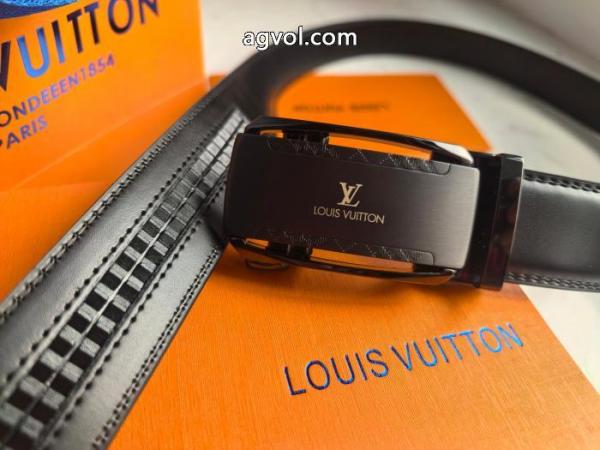 スーパー ブランド コピー存在感◎ 限定人気セール 個性派ベルトLOUIS VUITTON 1