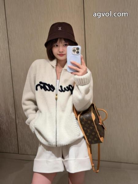 ブランド コピー 安心LOUIS VUITTONコート秋服コーデ2026年版 ファッションブランド 韓国ファッション 4