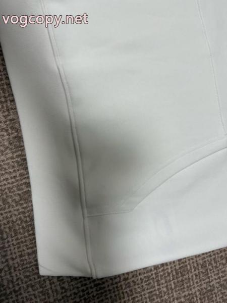 パーカー防寒性に優れた 足長効果のある セレブ愛用 26新作ルイ ヴィトン 2026ブランド コピー. 6