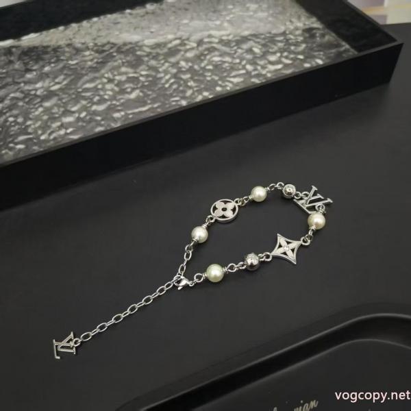 アクセサリーLOUIS VUITTON魅惑 完売人気 おすすめ/オススメ偽 ブランド 販売. 0