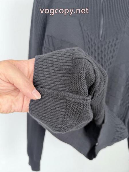 LOUIS VUITTONルイLVチェッカージャカード刺繍ロゴハーフジップニットセーター 1