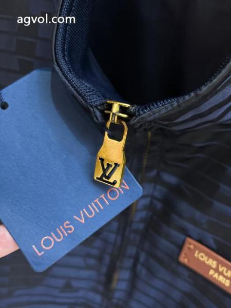 トレンド2026 爆発的な人気 今年流行りの新作アイテムコートブランド レプリカLOUIS VUITTON 2