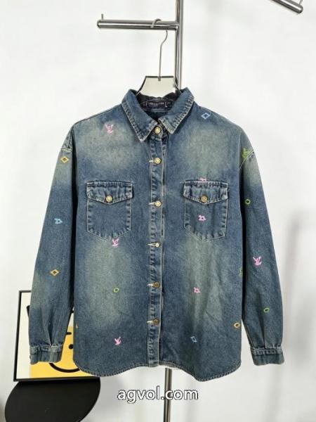 Louis Vuittonルイヴィトン重工業フルプリント刺繍位置決めデニムジャケット 非常に重工業の綾織り肌理生地市場ゴミ平織り生地グラムやり直しトップオールドフラワータットナット早秋外出着デニム生地直接機械洗いでき変形しない洗水も古くて高級感があり 2