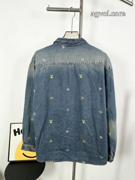 Louis Vuittonルイヴィトン重工業フルプリント刺繍位置決めデニムジャケット 非常に重工業の綾織り肌理生地市場ゴミ平織り生地グラムやり直しトップオールドフラワータットナット早秋外出着デニム生地直接機械洗いでき変形しない洗水も古くて高級感があり 3