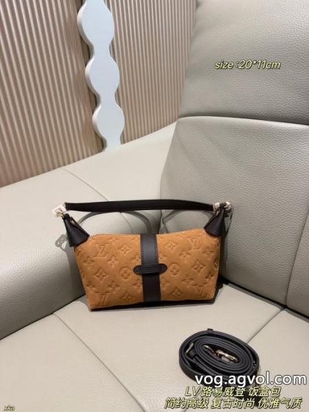 LVスエードPochette Miaエンボス脇バッグ 0