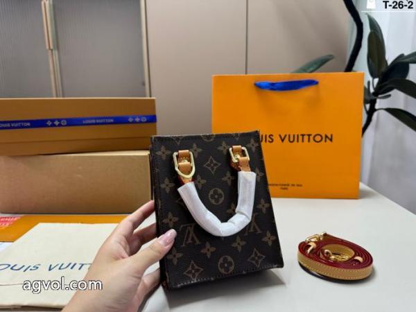 ブランド コピー 激安上質な材料 オススメ新作商品 大人の雰囲気たっぷりLOUIS VUITTONバッグ 4