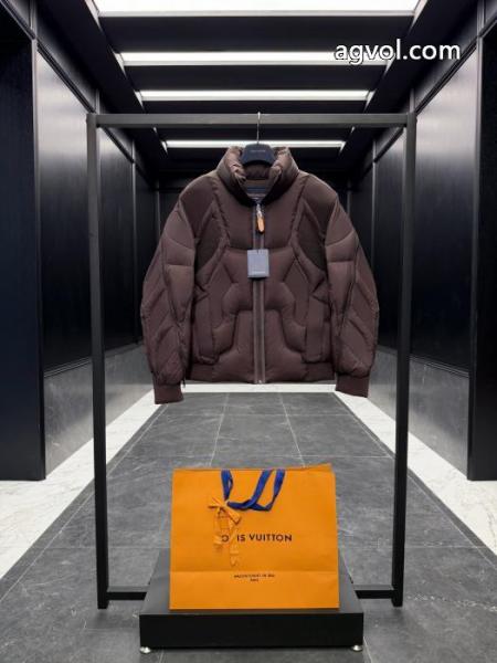 コピー ブランド 販売LOUIS VUITTON注目の逸品 不思議格安セール 高いセンスダウンジャケット 3